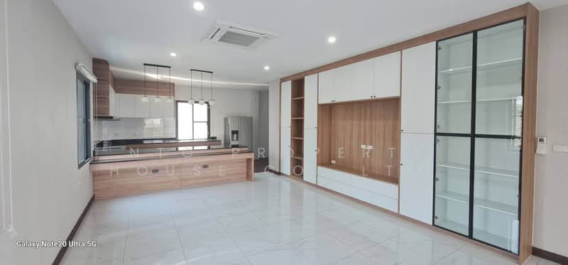 NG437 ให้เช่า Home office บ้านเดี่ยว หรู 3 ชั้น หลังใหญ่ ใกลางสุขุมวิท ซอยปรีดีพนมยงค์ 26 พร้อมใช้, Bangkok, ปรีดีพนมยงค์, Phra Kanong Nua, Watthana, Bangkok, 4 Bedrooms, 734 sqm, Single Detached House For Rent, by NTG Property House Co.,Ltd., 500350903 - DDproperty.com