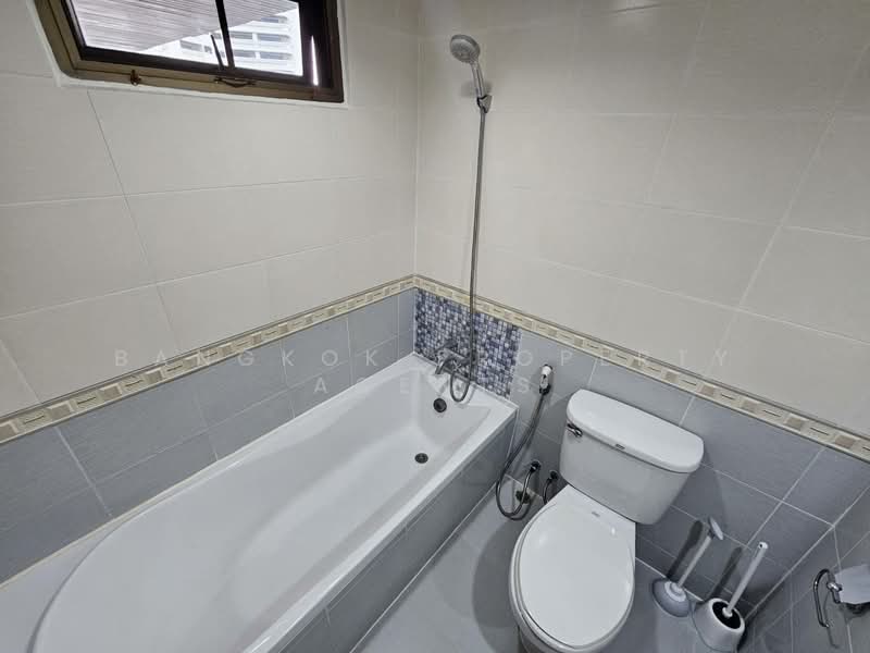 D.H.Grand Tower, Bangkok, Soi Prommit, Khlong Tan Nua, Watthana, Bangkok, 3 Bedrooms, 260 sqm, Condo For Rent, by BANGKOK PROPERTY AGENTS, 500350935 - DDproperty.com
