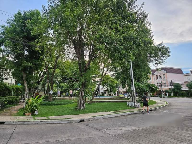 Urban Sathorn, Bangkok, Ratchaphruek Road, Bang Chak, Phasi Charoen, Bangkok, 4 Bedrooms, 300 sqm, Townhouse For Rent, by Airada Parasarn, 500350947 - DDproperty.com