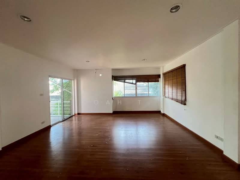 อาคารให้เช่า ทองหล่อ สุขุมวิท : Buildings for rent in Thonglor, Sukhumvit, กรุงเทพ, คลองตันเหนือ, วัฒนา, กรุงเทพ, 288 ตร.ม., ตึกแถว-อาคารพาณิชย์ ให้เช่า, โดย TOAH T., 500350960 - DDproperty.com