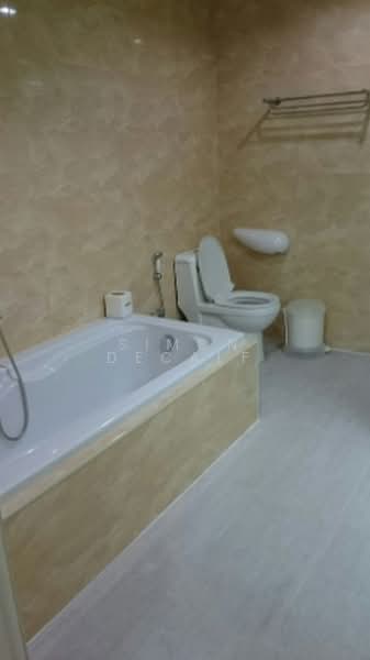 Somkid Gardens, Bangkok, Ploenchit, Lumphini, Pathum Wan, Bangkok, 3 Bedrooms, 164 sqm, Condo For Rent, by Simon Decalf, 500350981 - DDproperty.com