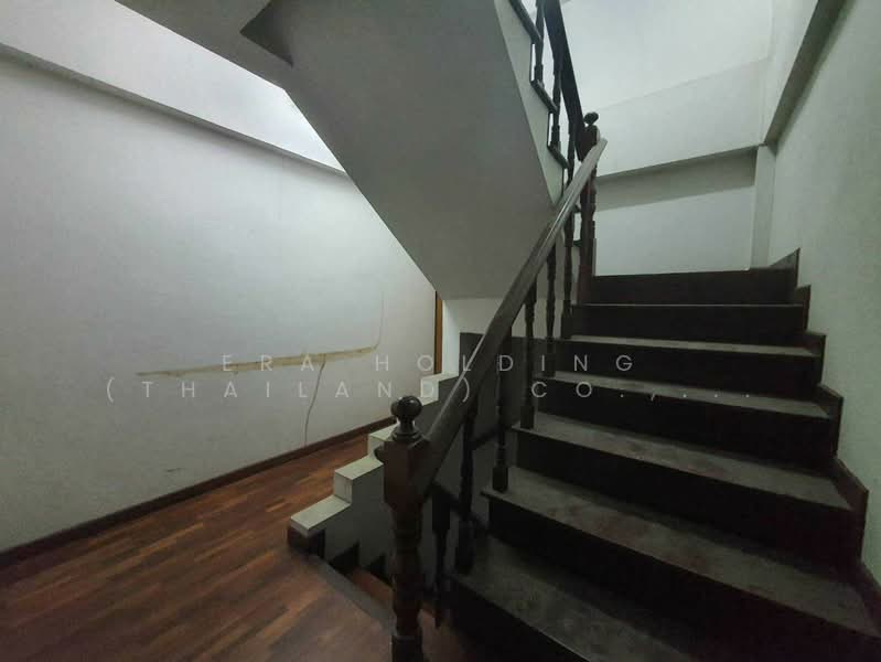 ขายตึกแถว อาคารพาณิชย์ 3 ชั้นครึ่ง, กรุงเทพ, สวนหลวง, กรุงเทพ, 136 ตร.ม., ตึกแถว-อาคารพาณิชย์ ขาย, โดย ERA Holding (Thailand) Co., Ltd., 500351018 - DDproperty.com