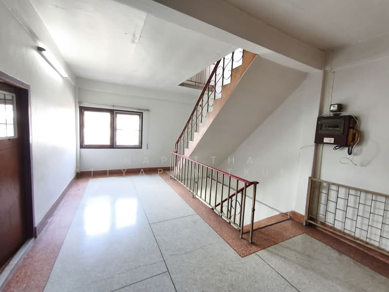 ถนนจันทน์ เขตสาทร, กรุงเทพ, จันทน์, ทุ่งวัดดอน, สาทร, กรุงเทพ, 540 ตร.ม., ตึกแถว-อาคารพาณิชย์ ให้เช่า, โดย Napittha Tiyapanitkun, 500351035 - DDproperty.com