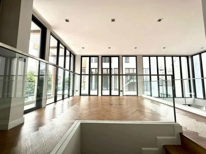 undefined, Bangkok, Praborommaharatchawang, Phra Nakhon, Bangkok, 3 Bedrooms, 250 sqm, Single Detached House For Sale, by Chanon Ekongkarn, 500351047 - DDproperty.com