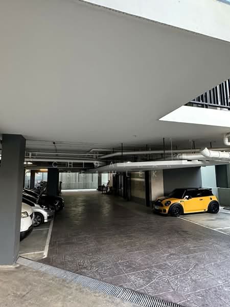 For Sale: 8-Storey Condominium Building Behind Paradise Park, Near Suan Luang Rama IX Park, Bangkok, Suan Luang, Bangkok, , 2,856 sqm, Business For Sale, by Chidaphar Beawlek, 500351052 - DDproperty.com