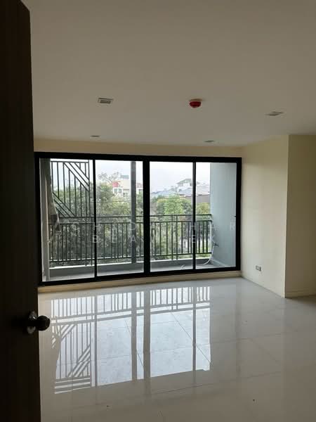 For Sale: 8-Storey Condominium Building Behind Paradise Park, Near Suan Luang Rama IX Park, Bangkok, Suan Luang, Bangkok, , 2,856 sqm, Business For Sale, by Chidaphar Beawlek, 500351052 - DDproperty.com