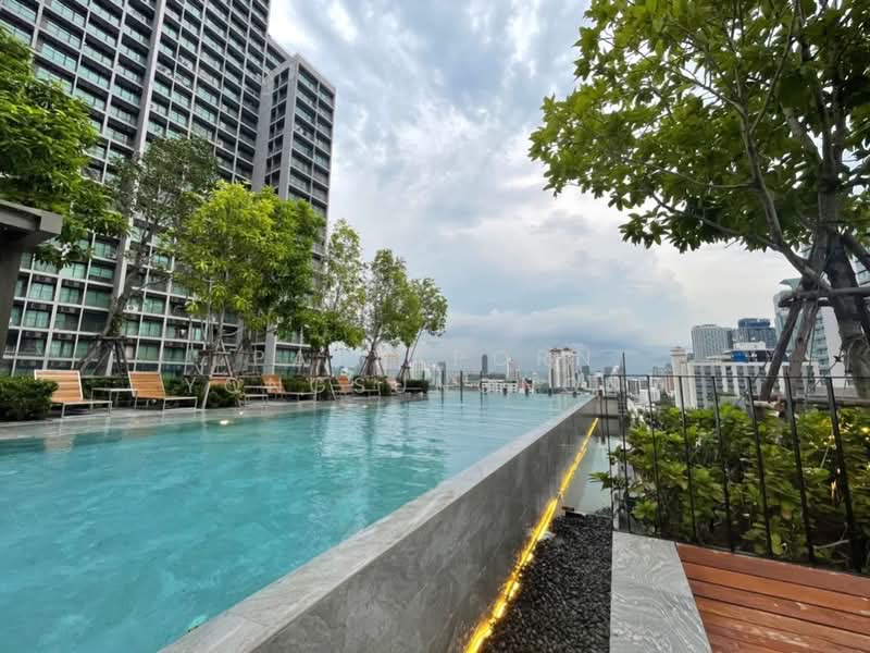 The Esse Sukhumvit 36, Bangkok, Soi Sukhumvit 36, Sukhumvit Road, Phra Kanong, Khlong Toei, Bangkok, 1 Bedroom, 43 sqm, Condo For Sale, by Pattaporn Yongsungnone, 500351067 - DDproperty.com
