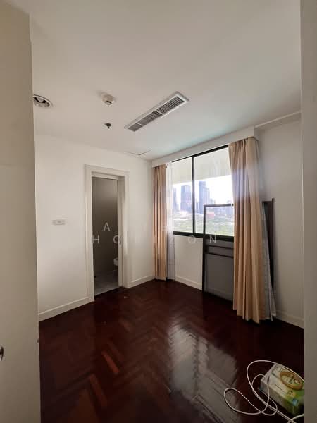 Lake Green, Bangkok, 199 Sukhumvit Soi 8, Khlong Toei, Khlong Toei, Bangkok, 2 Bedrooms, 106 sqm, Condo For Sale, by Eastblue Horizon, 500351069 - DDproperty.com