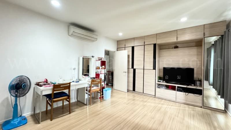 Baan Klang Muang Ratchada-Wongsawang, Nonthaburi, Piboonsongkram Road, Bang Khen, Muang Nonthaburi, Nonthaburi, 4 Bedrooms, 180 sqm, Townhouse For Sale, by คุณ นพินนุช ( แอม ), 500351091 - DDproperty.com
