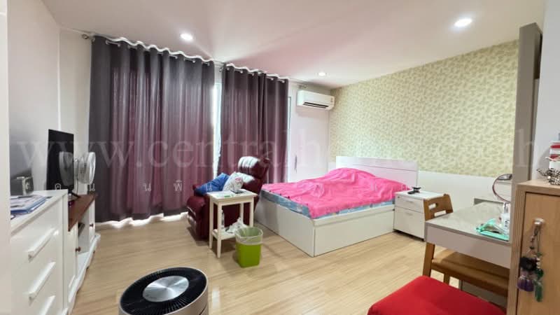 Baan Klang Muang Ratchada-Wongsawang : บ้านกลางเมือง รัชดา-วงศ์สว่าง, นนทบุรี, ถนนพิบูลสงคราม, บางเขน, เมืองนนทบุรี, นนทบุรี, 180 ตร.ม., ทาวน์เฮ้าส์ ขาย, โดย คุณ นพินนุช ( แอม ), 500351091 - DDproperty.com