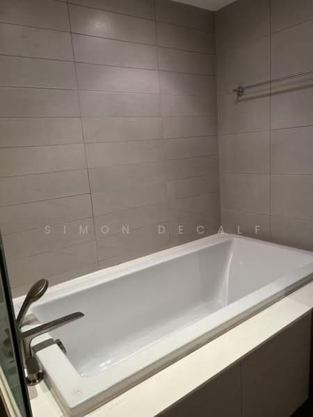 Somkid Gardens, Bangkok, Ploenchit, Lumphini, Pathum Wan, Bangkok, 3 Bedrooms, 250 sqm, Condo For Rent, by Simon Decalf, 500351107 - DDproperty.com