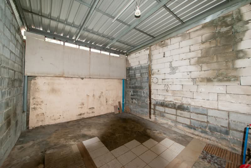 ตึกแถว เลียบคลองภาษีเจริญฝั่งเหนือ, Bangkok, Nong Kham, Nong Khaem, Bangkok, , 240 sqm, Shophouse For Sale, by Pimlada Lertritrungmanee, 500351181 - DDproperty.com