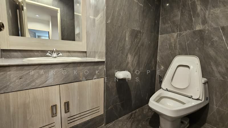 Krungthep Thani Tower, Bangkok, 56 Soi Sukhumvit 24, Khong Tan, Khlong Toei, Bangkok, 3 Bedrooms, 230 sqm, Condo For Rent, by BANGKOK PROPERTY AGENTS, 500351182 - DDproperty.com