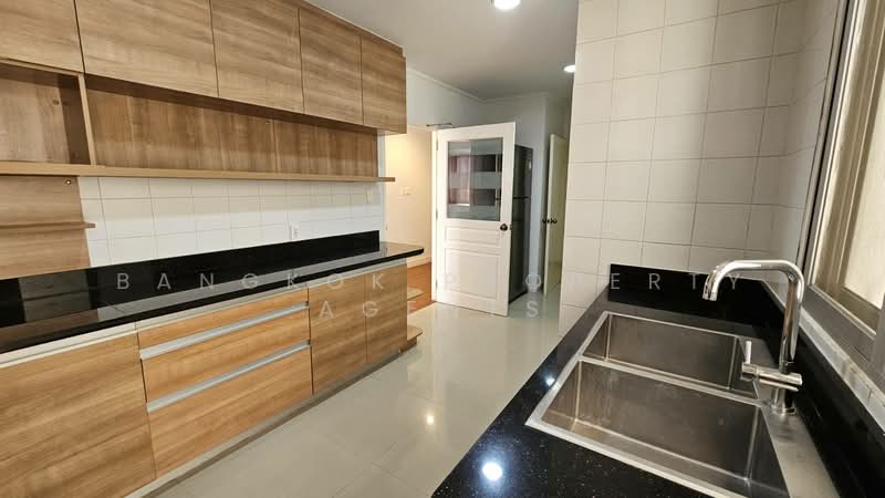 Krungthep Thani Tower, Bangkok, 56 Soi Sukhumvit 24, Khong Tan, Khlong Toei, Bangkok, 3 Bedrooms, 230 sqm, Condo For Rent, by BANGKOK PROPERTY AGENTS, 500351182 - DDproperty.com