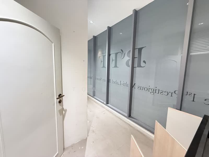 พื้นที่ให้เช่า ทองหล่อ สุขุมวิท : Space for rent in Thonglor, Sukhumvit, กรุงเทพ, คลองตันเหนือ, วัฒนา, กรุงเทพ, 218 ตร.ม., พื้นที่ขายของ ให้เช่า, โดย TOAH T., 500351198 - DDproperty.com