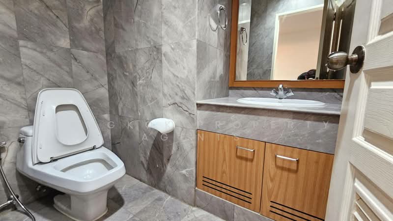 Krungthep Thani Tower, Bangkok, 56 Soi Sukhumvit 24, Khong Tan, Khlong Toei, Bangkok, 2 Bedrooms, 190 sqm, Condo For Rent, by BANGKOK PROPERTY AGENTS, 500351212 - DDproperty.com