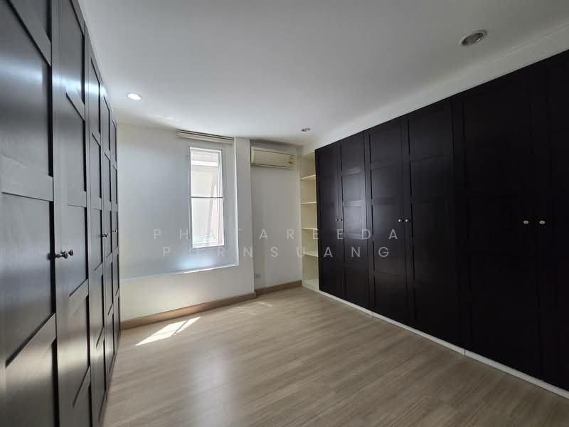 Thanapat Haus Sathorn - Narathiwas, Bangkok, Soi Chuen Chitrung, Nontri Road, Chong Nonsi, Yan Nawa, Bangkok, 5 Bedrooms, 314 sqm, Townhouse For Rent, by Phatareeda Pornsuang, 500351293 - DDproperty.com