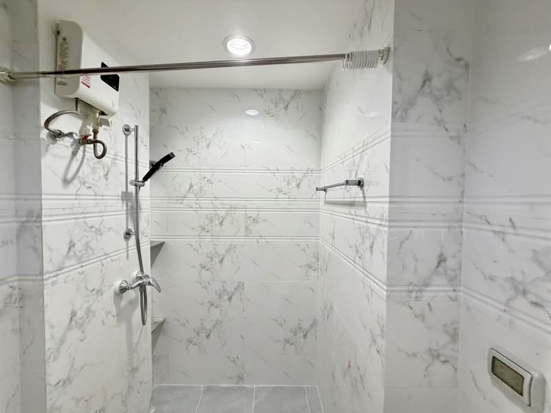 Rhythm Ratchada, Bangkok, 558 Ratchadaphisek Road, Samsen Nok, Huai Khwang, Bangkok, 1 Bedroom, 35 sqm, Condo For Rent, by Areeya Kingwichit, 500351309 - DDproperty.com