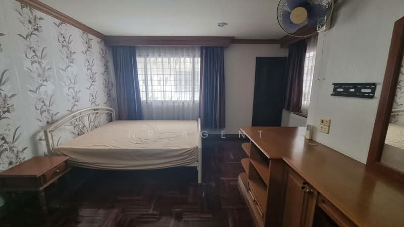 Waratorn Ville, Bangkok, Soi Rerktrilak, Suan Luang, Bangkok, 5 Bedrooms, 300 sqm, Townhouse For Rent, by NR AGENT, 500351380 - DDproperty.com