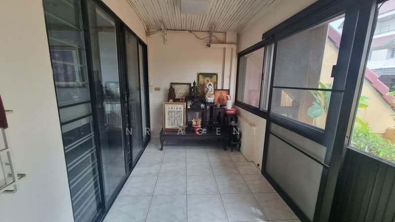 Waratorn Ville, Bangkok, Soi Rerktrilak, Suan Luang, Bangkok, 5 Bedrooms, 300 sqm, Townhouse For Rent, by NR AGENT, 500351380 - DDproperty.com