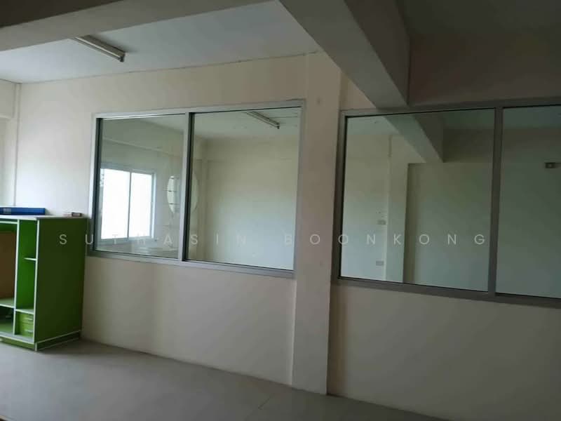 4-BR House, Bangkok, Bang Khun Sri, Bangkok Noi, Bangkok, 4 Bedrooms, 445 sqm, Single Detached House For Rent, by Suthasin Boonkong, 500351395 - DDproperty.com