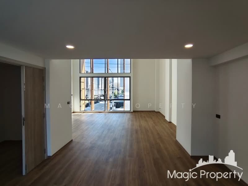 Shizen Phatthanakan 32, Bangkok, Soi Phatthanakan 32, Suan Luang, Bangkok, 3 Bedrooms, 325 sqm, Townhouse For Sale, by Magic Property, 500351398 - DDproperty.com