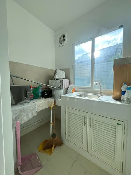 Baan Klang Muang Urbanion Rama 9-Ladprao, Bangkok, Soi Ladprao 84, Ladprao Road, Wang Thonglang, Bangkok, 3 Bedrooms, 180 sqm, Townhouse For Rent, by Charinthip Phungalong, 500351644 - DDproperty.com