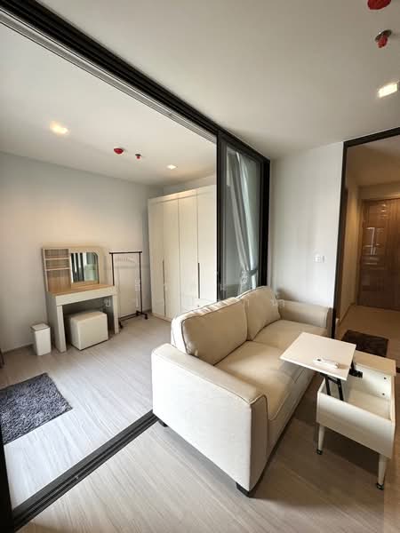 Life Sathorn Sierra, Bangkok, Ratchaphruek Rd, Talat Plu, Thon Buri, Bangkok, 1 Bedroom, 36 sqm, Condo For Rent, by ธีรดนย์ ชาวปากน้ำ, 500351656 - DDproperty.com