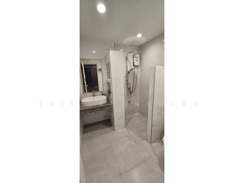 Townhouse, Baan Klang Muang Mengjai Ratchada 2, Huai Khwang, Bangkok, Wang Thonglang, Bangkok, 3 Bedrooms, 250 sqm, Townhouse For Rent, by Thiti Boonchurn, 500351660 - DDproperty.com