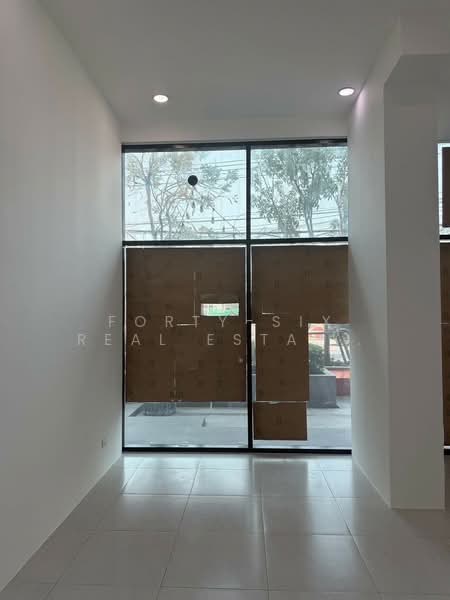พื้นที่ร้านค้าให้เช่า ติดถนนอุดมสุข, Bangkok, Bang Na Nuea, Bang Na, Bangkok, , 72 sqm, Shophouse For Rent, by Forty-Six Real Estate Group, 500351673 - DDproperty.com