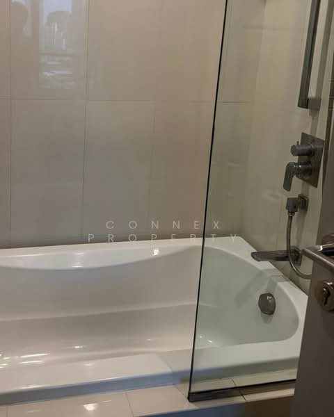 Oka Haus Sukhumvit 36, Bangkok, 3399 Rama 4 Road, Khong Tan, Khlong Toei, Bangkok, 1 Bedroom, 35 sqm, Condo For Rent, by Connex Property, 500351729 - DDproperty.com