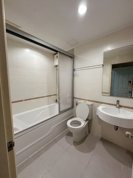 Lumpini Park Rama 9-Ratchada, Bangkok, 888 Chaturathit Road, Bang Kapi, Huai Khwang, Bangkok, 2 Bedrooms, 74 sqm, Condo For Rent, by Waiyawut Kwanmongkhol, 500351790 - DDproperty.com