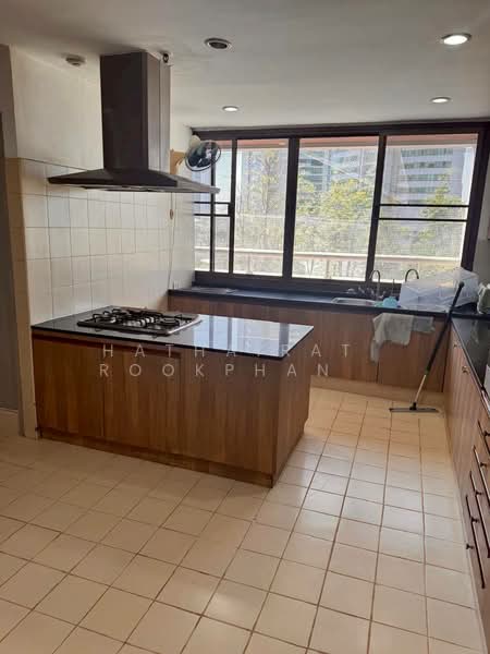 Fairview Tower, Bangkok, 40 Soi Sukhumvit 18, Khlong Toei, Bangkok, 3 Bedrooms, 257 sqm, Condo For Rent, by Hathairat  Rookphan  , 500351925 - DDproperty.com