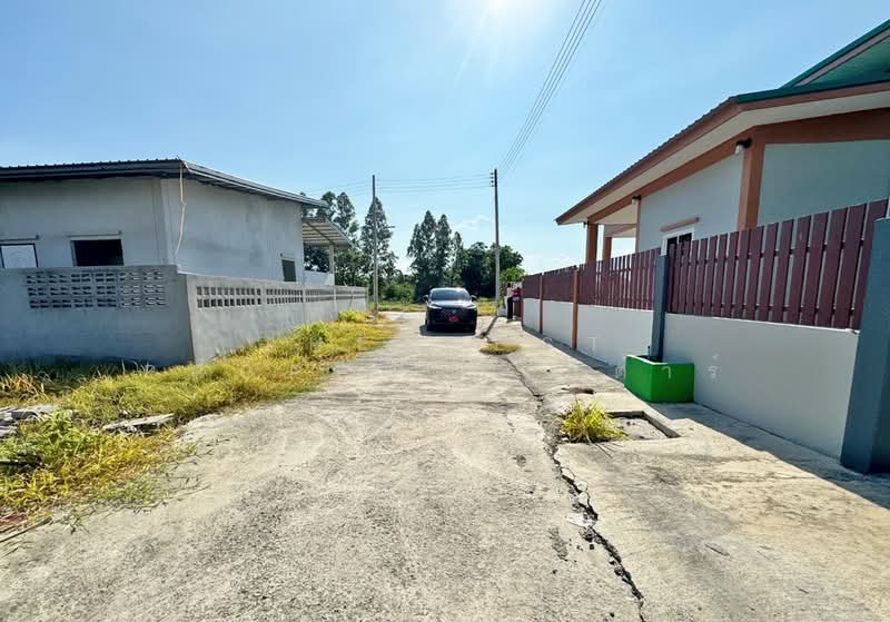 บ้านเดี่ยวแปลงยาว ฉะเชิงเทรา, Chachoengsao, Hua Samrong, Plaeng Yao, Chachoengsao, 2 Bedrooms, 100 sqm, Single Detached House For Sale, by The Best Property กีต้าร์, 500351959 - DDproperty.com