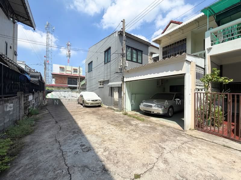 ทาวน์เฮ้าส์ 2 ชั้น ซอยประชาอุทิศ12 แยก1, Bangkok, Rat Burana, Bangkok, 2 Bedrooms, 120 sqm, Townhouse For Sale, by Punpapa Rassamee, 500352010 - DDproperty.com