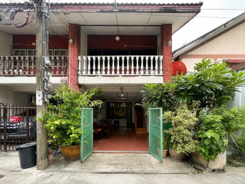 Chat Kaeo Bang Kapi Village, Bangkok, Happyland Road, Khlong Chan, Bang Kapi, Bangkok, 2 Bedrooms, 100 sqm, Townhouse For Sale, by ERA Thailand, 500352011 - DDproperty.com