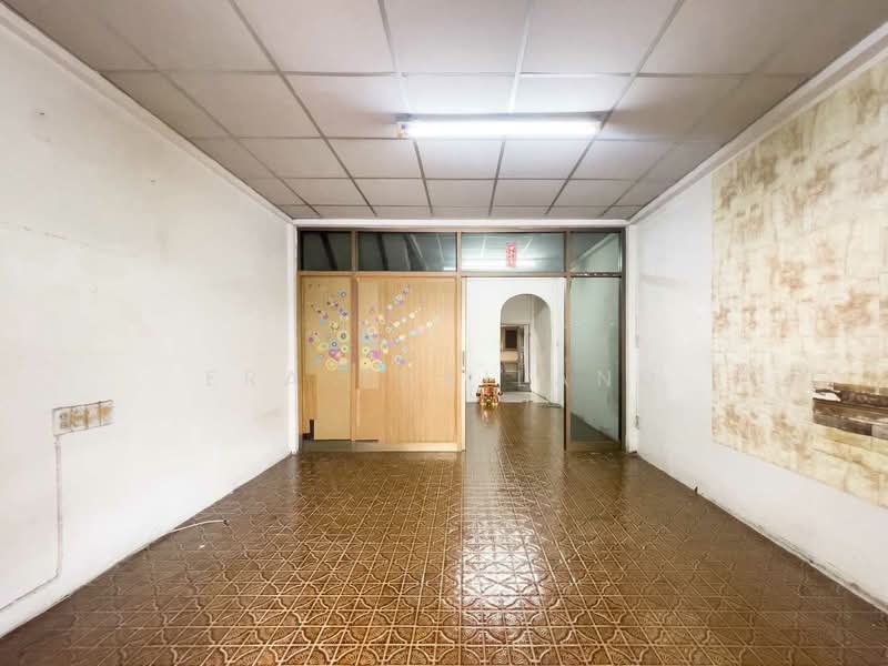 Chat Kaeo Bang Kapi Village, Bangkok, Happyland Road, Khlong Chan, Bang Kapi, Bangkok, 2 Bedrooms, 100 sqm, Townhouse For Sale, by ERA Thailand, 500352011 - DDproperty.com