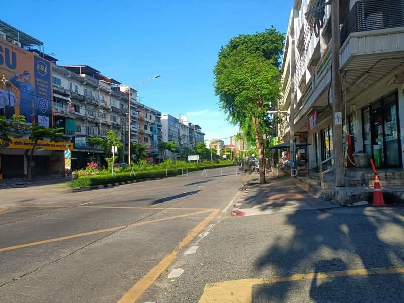 สินพัฒนาธานี ลาดยาว, Bangkok, Lat Yao, Chatuchak, Bangkok, 4 Bedrooms, 200 sqm, Townhouse For Sale, by ERA Thailand, 500352024 - DDproperty.com