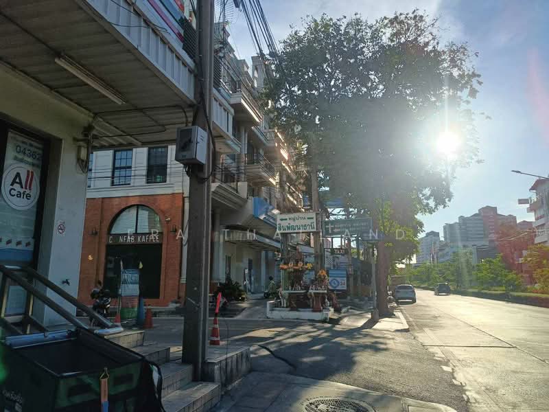 สินพัฒนาธานี ลาดยาว, Bangkok, Lat Yao, Chatuchak, Bangkok, 4 Bedrooms, 200 sqm, Townhouse For Sale, by ERA Thailand, 500352024 - DDproperty.com