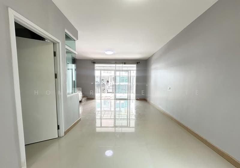 Gusto Townhome Ramkhamhaeng, Bangkok, Soi Rat Phatthana (Soi Miss Teen), Ramkhamhaeng Road (Sukhapiban 3 Road), Saphan Sung, Bangkok, 4 Bedrooms, 132 sqm, Townhouse For Sale, by HOME Real Estate Service, 500352135 - DDproperty.com
