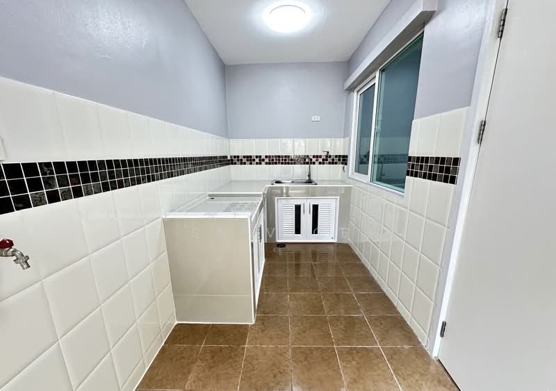 Gusto Townhome Ramkhamhaeng, Bangkok, Soi Rat Phatthana (Soi Miss Teen), Ramkhamhaeng Road (Sukhapiban 3 Road), Saphan Sung, Bangkok, 4 Bedrooms, 132 sqm, Townhouse For Sale, by HOME Real Estate Service, 500352135 - DDproperty.com