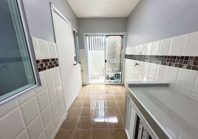 Gusto Townhome Ramkhamhaeng, Bangkok, Soi Rat Phatthana (Soi Miss Teen), Ramkhamhaeng Road (Sukhapiban 3 Road), Saphan Sung, Bangkok, 4 Bedrooms, 132 sqm, Townhouse For Sale, by HOME Real Estate Service, 500352135 - DDproperty.com