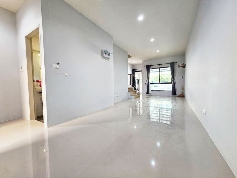 Sirarom Plus Bangna Km.29, Samut Prakan, Soi Kiattiphiphatthani, Bangna Road, Ban Rakat, Bang Bo, Samut Prakan, 2 Bedrooms, 100 sqm, Townhouse For Sale, by The Best Property หลิน, 500352186 - DDproperty.com