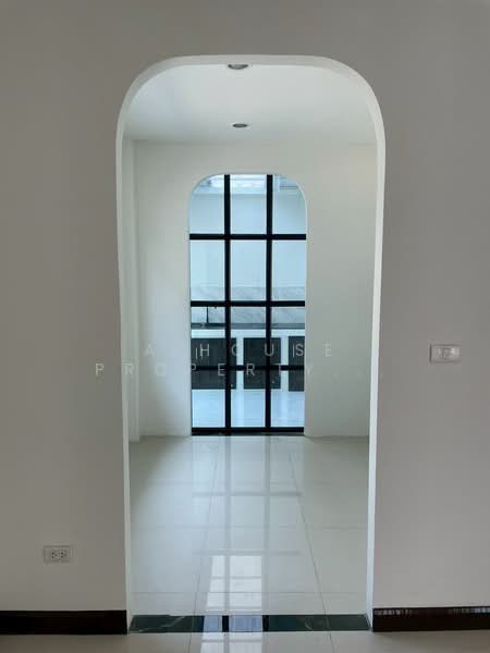 Single house in Sriracha, The Complete project, great value, Chon Buri (Pattaya), Surasak, Si Racha, Chon Buri (Pattaya), 3 Bedrooms, 250 sqm, Single Detached House For Sale, by A House Property Co.,Ltd., 500352239 - DDproperty.com