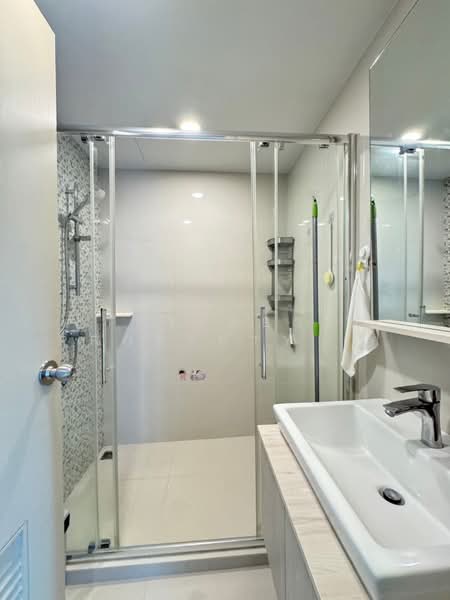 The Tree Sukhumvit 64, Bangkok, Soi Sukhumvit 64, Bang Chak, Phra Khanong, Bangkok, 1 Bedroom, 42 sqm, Condo For Sale, by The Best Property เก๋, 500352307 - DDproperty.com
