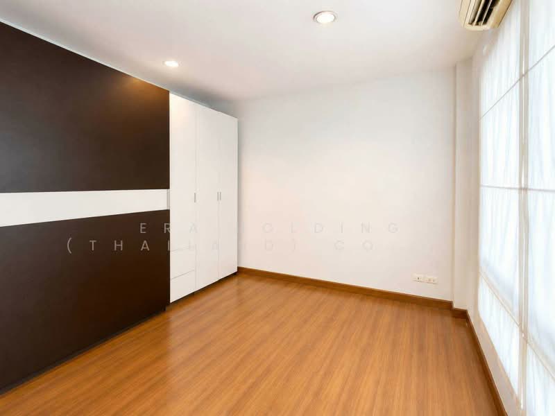Baan Klang Muang Swiss Town Kaset-Nawamin, Bangkok, Soi Moobaan Klang Mueng, Chorake Bua, Lat Phrao, Bangkok, 3 Bedrooms, 190 sqm, Townhouse For Rent, by ERA Holding (Thailand) Co., Ltd., 500352473 - DDproperty.com