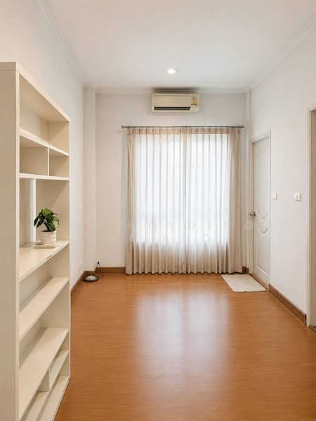 Baan Klang Muang Swiss Town Kaset-Nawamin, Bangkok, Soi Moobaan Klang Mueng, Chorake Bua, Lat Phrao, Bangkok, 3 Bedrooms, 190 sqm, Townhouse For Rent, by ERA Holding (Thailand) Co., Ltd., 500352473 - DDproperty.com