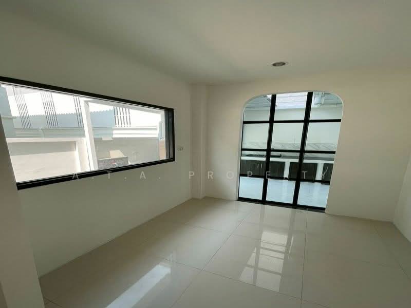 เดอะ คอมพลีท ศรีราชา, Chon Buri (Pattaya), Surasak, Si Racha, Chon Buri (Pattaya), 3 Bedrooms, 250 sqm, Single Detached House For Sale, by A.T.A. Property, 500352558 - DDproperty.com