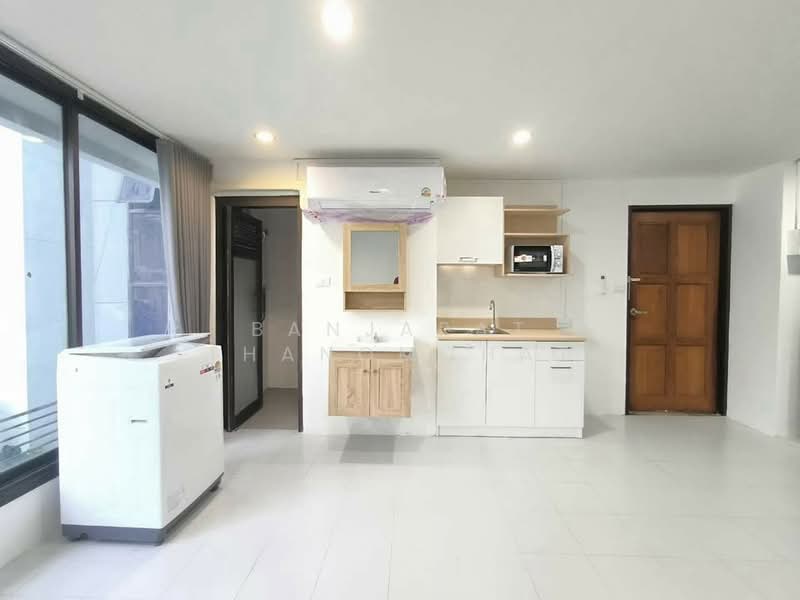 The Waterford Thonglor 11, Bangkok, 219 Soi Thonglor Sukhumvit Road, Khlong Tan Nua, Watthana, Bangkok, 1 Bedroom, 50 sqm, Condo For Rent, by Banjarat Thanomchat, 500352598 - DDproperty.com