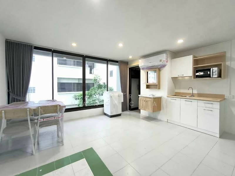 The Waterford Thonglor 11, Bangkok, 219 Soi Thonglor Sukhumvit Road, Khlong Tan Nua, Watthana, Bangkok, 1 Bedroom, 50 sqm, Condo For Rent, by Banjarat Thanomchat, 500352598 - DDproperty.com